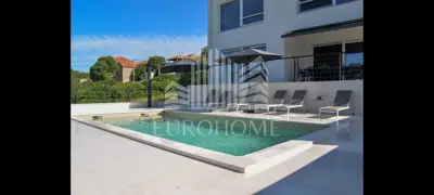 Villa 280 m², Pakoštane - Vrana, quiet location by Lake Vrana