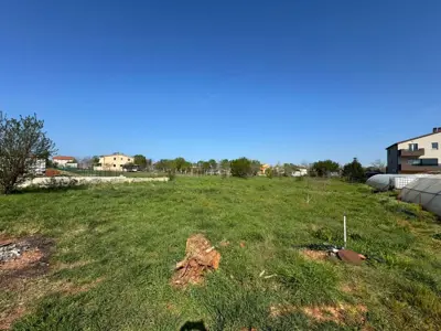 Building plot 524 m², Fažana - quiet location