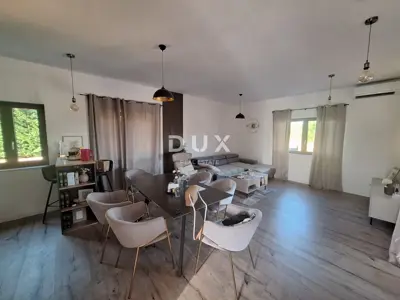 Haus 106 m², Svetvinčenat - Pool und Gartenanlage