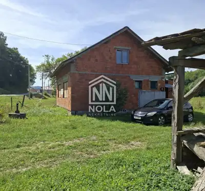 Kuća 130 m², Pleš - pogled na krajolik i parcela 4.636 m²