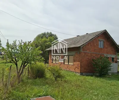 Kuća 130 m², Pleš - pogled na krajolik i parcela 4.636 m² - 13