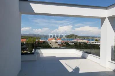 Penthouse 110 m², Murter - 3 bedrooms and 3 terraces - 3