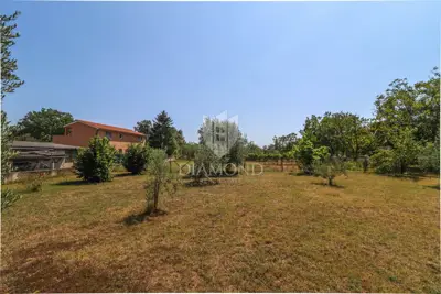 Building plot 584 m², Loborika - quiet location