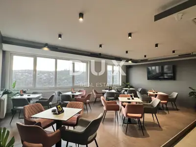 Poslovni prostor 110 m², Škurinje - terasa i pogled na more