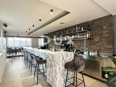 Poslovni prostor 110 m², Škurinje - terasa i pogled na more - 9