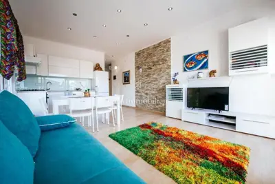 Apartman na prvom katu s pogledom na more