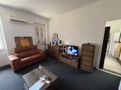 RIJEKA, CENTAR - Samostojeća kuća s 3 odvojena stana + okućnica! PRILI - 7