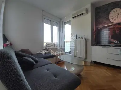 Stan 94 m², Trešnjevka - Sjever, 3 spavaće sobe i 2 loggie - 2