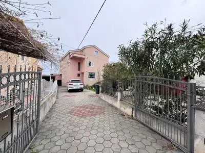 Haus 478,8 m², Smiljevac - Garten und privater Parkplatz - 3