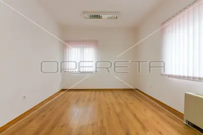 Gewerbeimmobilie zur Miete in Lučko, 450 m² - 9