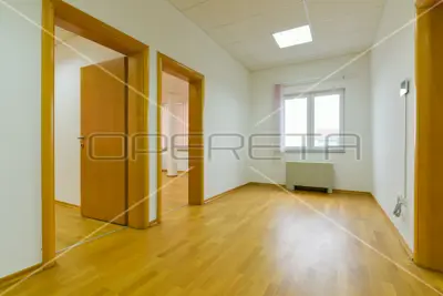 Gewerbeimmobilie zur Miete in Lučko, 450 m² - 7