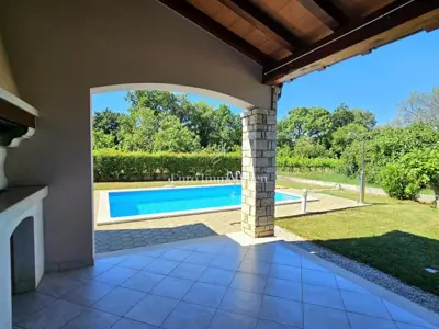 Haus zum Kauf in Sveti Lovreč, 140 m² - 3