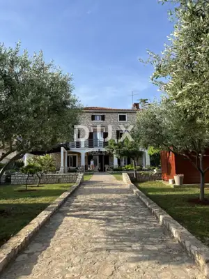 House for sale in Umag, 243 m²