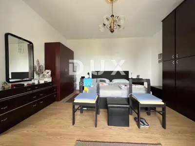 House for sale in Umag, 243 m² - 16
