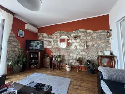 House for sale in Umag, 243 m² - 11
