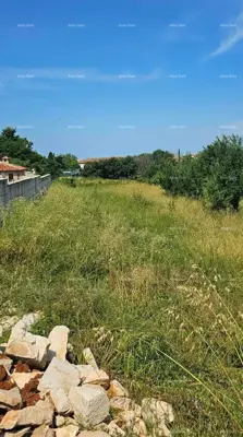 Vodnjan, wir verkaufen ein Baugrundstück von 971 m². - 2