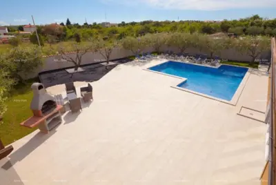Vila 500 m², Banjole u Medulinu, bazen i vrt - 17