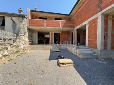 Kuća 168 m², Drivenik - roh-bau s dva stana - 2