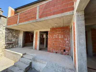 Kuća 168 m², Drivenik - roh-bau s dva stana - 6