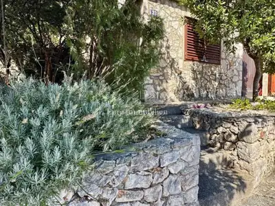 House 180 m², Tisno - first row to the sea - 21