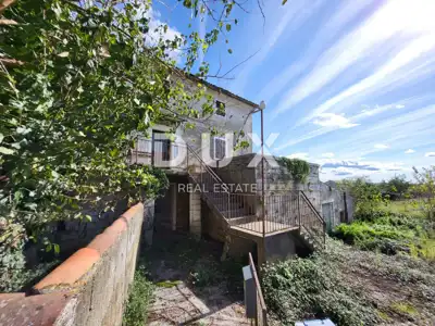 ISTRA, VIŠNJAN - Steinernes Altobjekt zur Adaptierung - 3
