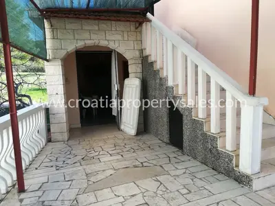 Haus 707 m², Insel Hvar - 12 Apartments und Gewerberäume - 2