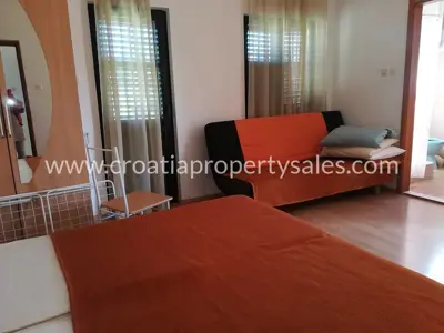Haus 707 m², Insel Hvar - 12 Apartments und Gewerberäume - 6