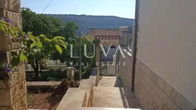 Kuća 200 m², Marina - 4 apartmana i 350 m od mora - 15