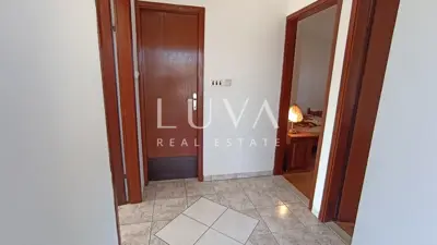 Kuća 200 m², Marina - 4 apartmana i 350 m od mora - 12
