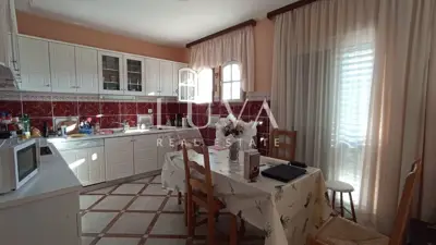 Kuća 200 m², Marina - 4 apartmana i 350 m od mora - 9