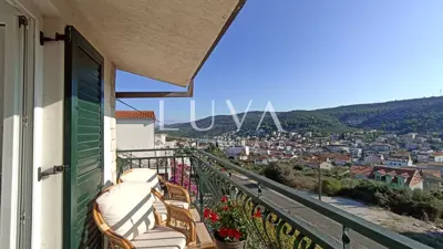 Kuća 200 m², Marina - 4 apartmana i 350 m od mora - 8
