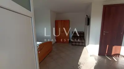 Kuća 200 m², Marina - 4 apartmana i 350 m od mora - 10