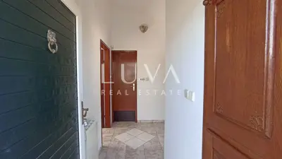 Kuća 200 m², Marina - 4 apartmana i 350 m od mora - 6