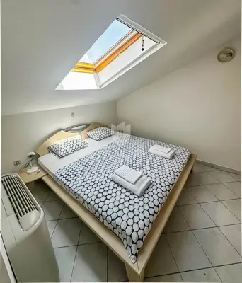 Novigrad, okolica, kuća sa 6 apartmana na 350m od mora - 12
