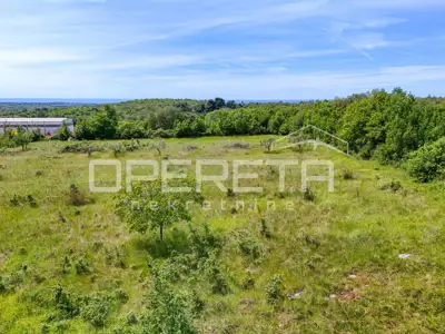 Građevinsko zemljište 1.265 m², Višnjan - pogled na more - 6