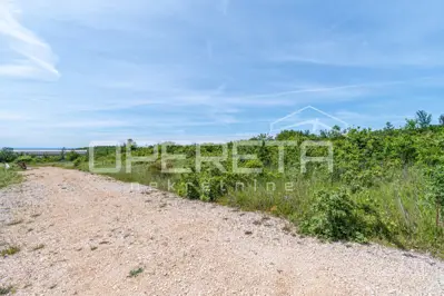 Građevinsko zemljište 1.265 m², Višnjan - pogled na more - 8