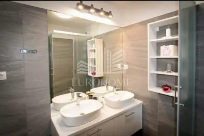 Prilika! 2S Stan sa dva studio apartmana+bazen+vrt! - 5