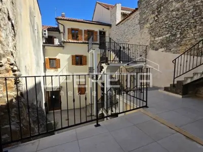 Novouređena kuća s 3 apartmana, Skradin - 18