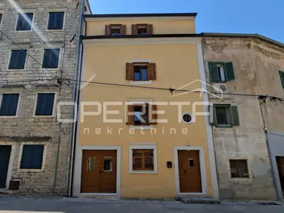 Novouređena kuća s 3 apartmana, Skradin - 1