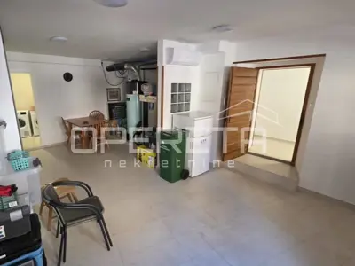 Novouređena kuća s 3 apartmana, Skradin - 16