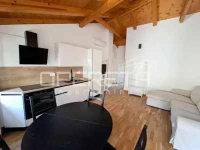 Novouređena kuća s 3 apartmana, Skradin - 2