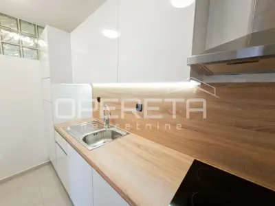 Novouređena kuća s 3 apartmana, Skradin - 8