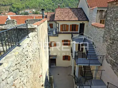 Novouređena kuća s 3 apartmana, Skradin - 14