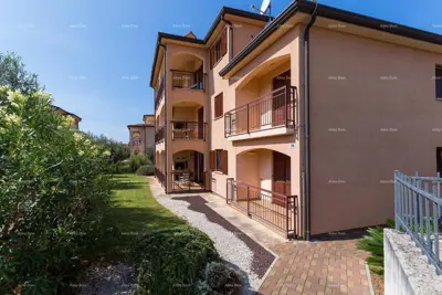 Apartment 67 m², Novigrad - attractive location near the sea