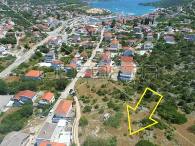 Building land 694 m², Marina - 500 m to the sea - 8