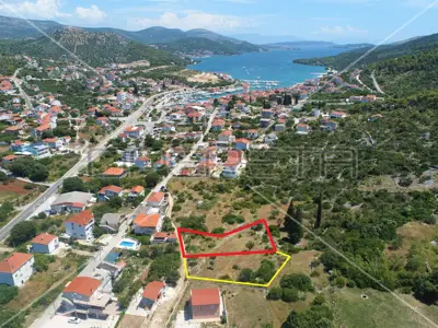 Building land 694 m², Marina - 500 m to the sea - 7