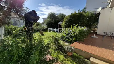 Haus 114 m², Starigrad - zweite Reihe zum Meer, Garten und Terrasse - 3