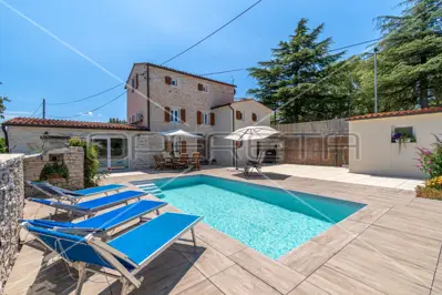 Stone house in Kanfanar, 27 m² pool and quiet location - 3