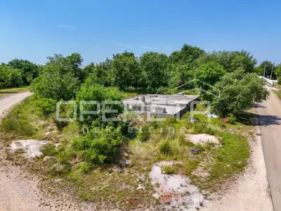 Building plot 999 m², Tar-Vabriga - permit for a 290 m² house - 9