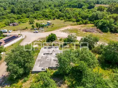 Building plot 999 m², Tar-Vabriga - permit for a 290 m² house - 3